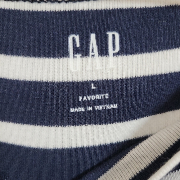 GAP Stripes Top - Picture 2 of 3